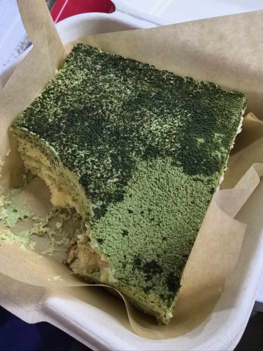 cks1573's tweet photo. Creamy matcha tiramisu with red bean layers Japan meets Italy—this fusion dessert hits different  #FusionFood #SweetTreat， https://t.co/ZeX35Y0uVO
