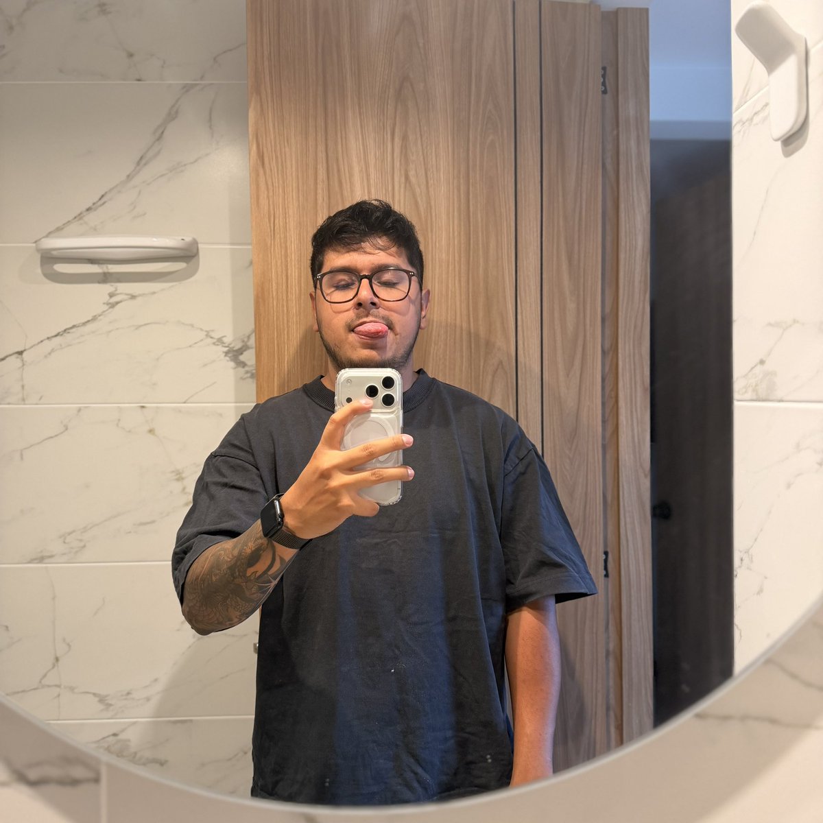 canizarejesus's tweet photo. Hola, me sentí bonitico 😇 https://t.co/yTmEJAbqgV