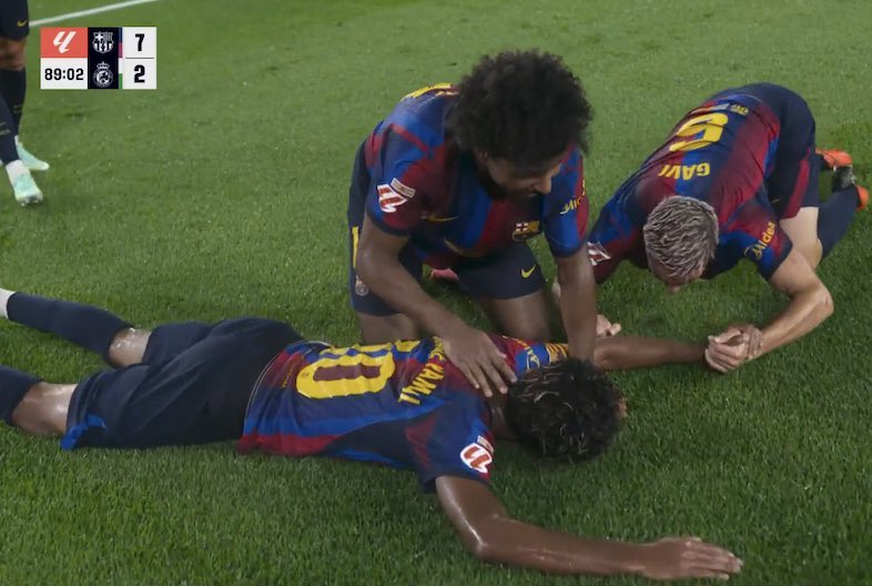 VisionBlaugrana's tweet photo. L’ÉQUIPE DE MA VIE ❤️❤️❤️ https://t.co/YyDvk3wM77
