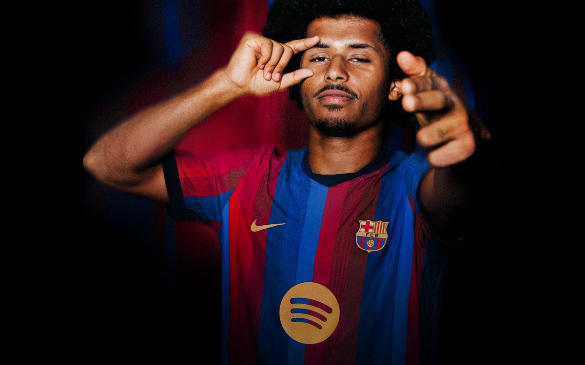 ElRonceroDelFCB's tweet photo. 🎙️ ADEYEMI, tras su PARTIDAZO: “Estoy aprendiendo mucho en este vestuario.”

“Gordon ya me ha enseñado varias cosas. Me voy a tatuar en la espalda ‘Oriol Junqueras et volem a casa’”

INTEGRADÍSIMO 🔥🔥🔥 https://t.co/CuZb2gAcsT