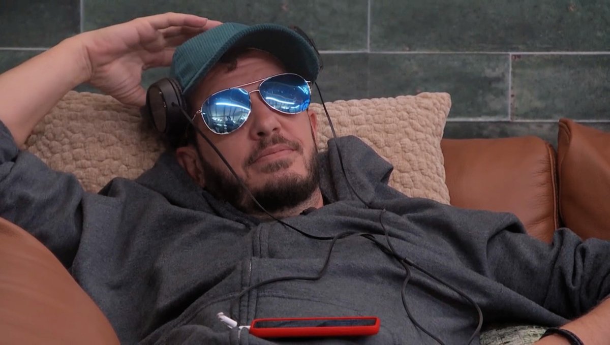 89razorskate20's tweet photo. ⌛️WEEK 10, REPOST &amp; LIKE If You’re Team DEVENS! #BB28 https://t.co/TgSUw7ripW