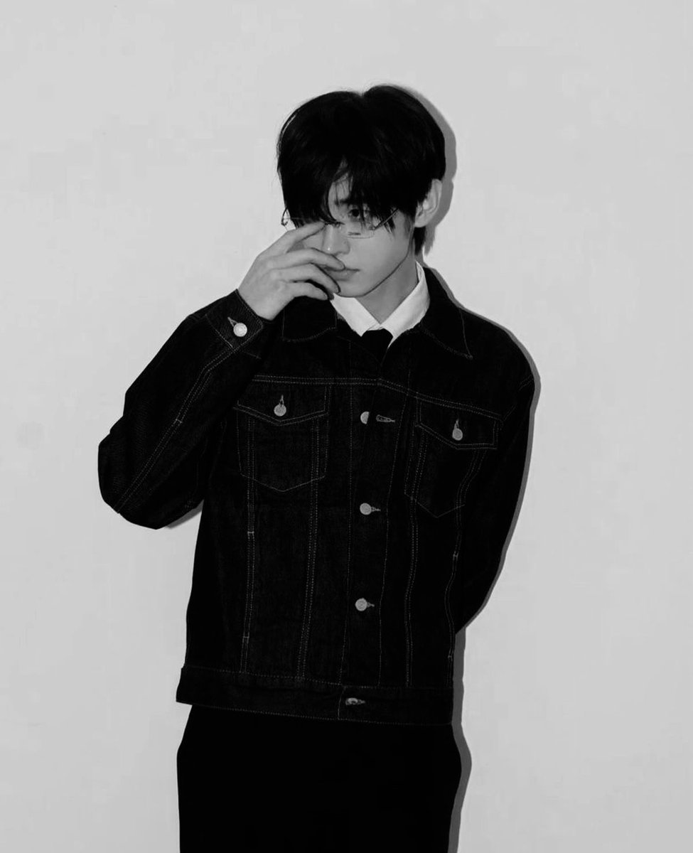 sufraqqia's tweet photo. @dvlgheroes ⠀⠀*    ࿐    ( Qin Yuan )  : 
⠀
𝑖dαde: 24 anos.
𝑐urso: Medicina.
𝑓rαternıdαde: Baekho.
𝑠exuαlıdαde  &amp;&amp;. 𝑝ronomes: Hetero. Ele/Dele. https://t.co/LV45duJ88h