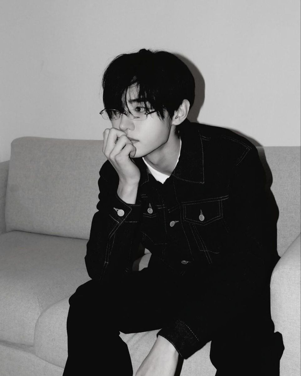 sufraqqia's tweet photo. @dvlgheroes ⠀⠀*    ࿐    ( Qin Yuan )  : 
⠀
𝑖dαde: 24 anos.
𝑐urso: Medicina.
𝑓rαternıdαde: Baekho.
𝑠exuαlıdαde  &amp;&amp;. 𝑝ronomes: Hetero. Ele/Dele. https://t.co/LV45duJ88h