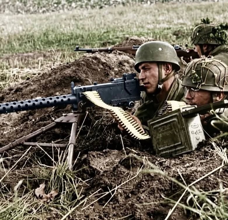 thepalehundreds's tweet photo. German paratroopers (Fallschirmjäger) from the 5th Parachute Division using a captured American Browning M1919A4 machine gun in the Netherlands in October 1944. https://t.co/4slvrv7jbB
