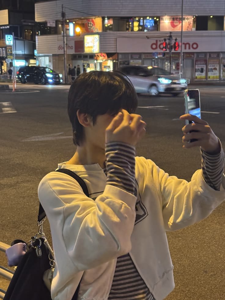NUNUBlTES's tweet photo. ⠀˙✧˖°📸⋆｡˚ 🎞️
⠀ ⠀ ⠀ ⠀ ⠀ ⠀ ⠀ ⠀𝚈𝙾𝚄𝚁 𝙲𝙰𝙼𝙴𝚁𝙰 𝚁𝙾𝙻𝙻
⠀ ⠀ ⠀ ⠀ ⠀ ⠀ ⠀ ⠀𝙸𝙵 𝙸 𝚆𝙴𝚁𝙴 𝚈𝙾𝚄𝚁 
⠀ ⠀ ⠀ ⠀ ⠀ ⠀ ⠀ ⠀ 𝓑𝙾𝚈𝙵𝚁𝙸𝙴𝙽𝙳 https://t.co/UZT3Hea0oP