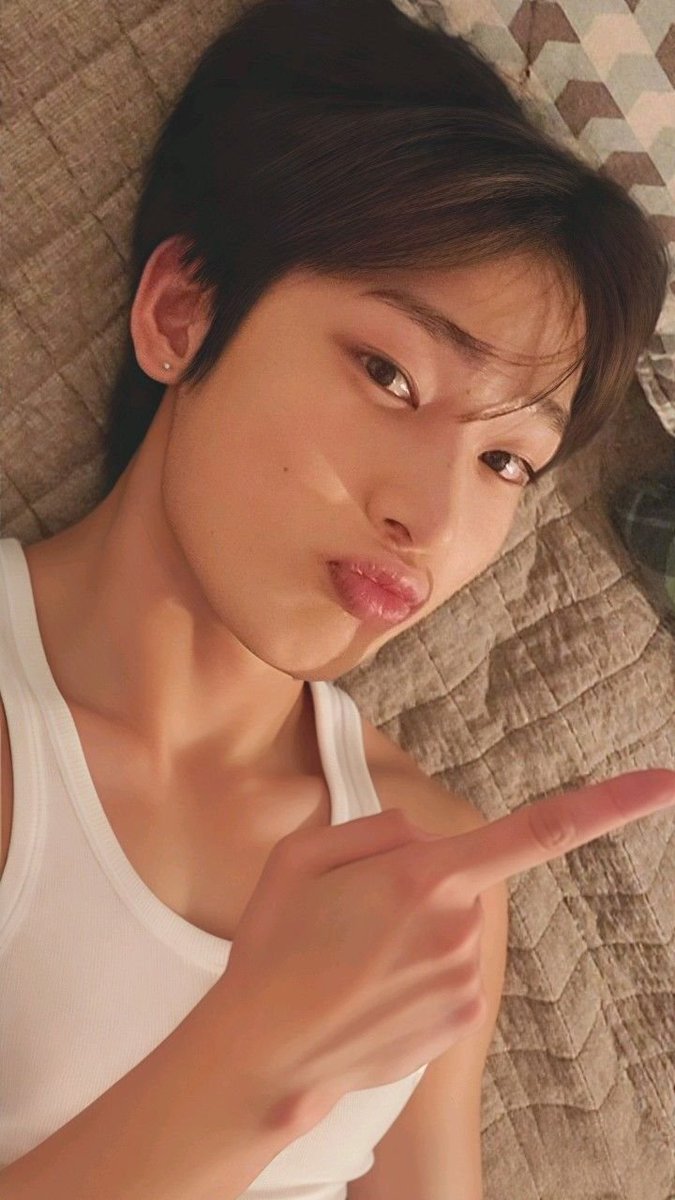 NUNUBlTES's tweet photo. ⠀˙✧˖°📸⋆｡˚ 🎞️
⠀ ⠀ ⠀ ⠀ ⠀ ⠀ ⠀ ⠀𝚈𝙾𝚄𝚁 𝙲𝙰𝙼𝙴𝚁𝙰 𝚁𝙾𝙻𝙻
⠀ ⠀ ⠀ ⠀ ⠀ ⠀ ⠀ ⠀𝙸𝙵 𝙸 𝚆𝙴𝚁𝙴 𝚈𝙾𝚄𝚁 
⠀ ⠀ ⠀ ⠀ ⠀ ⠀ ⠀ ⠀ 𝓑𝙾𝚈𝙵𝚁𝙸𝙴𝙽𝙳 https://t.co/UZT3Hea0oP