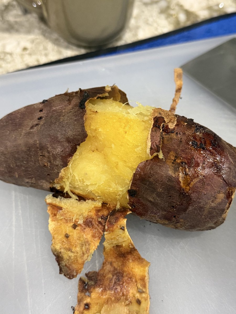 tsumaniiii's tweet photo. i tried the korean sweet potato hack and it’s soooooo yoomay https://t.co/drYJF4t0Kp