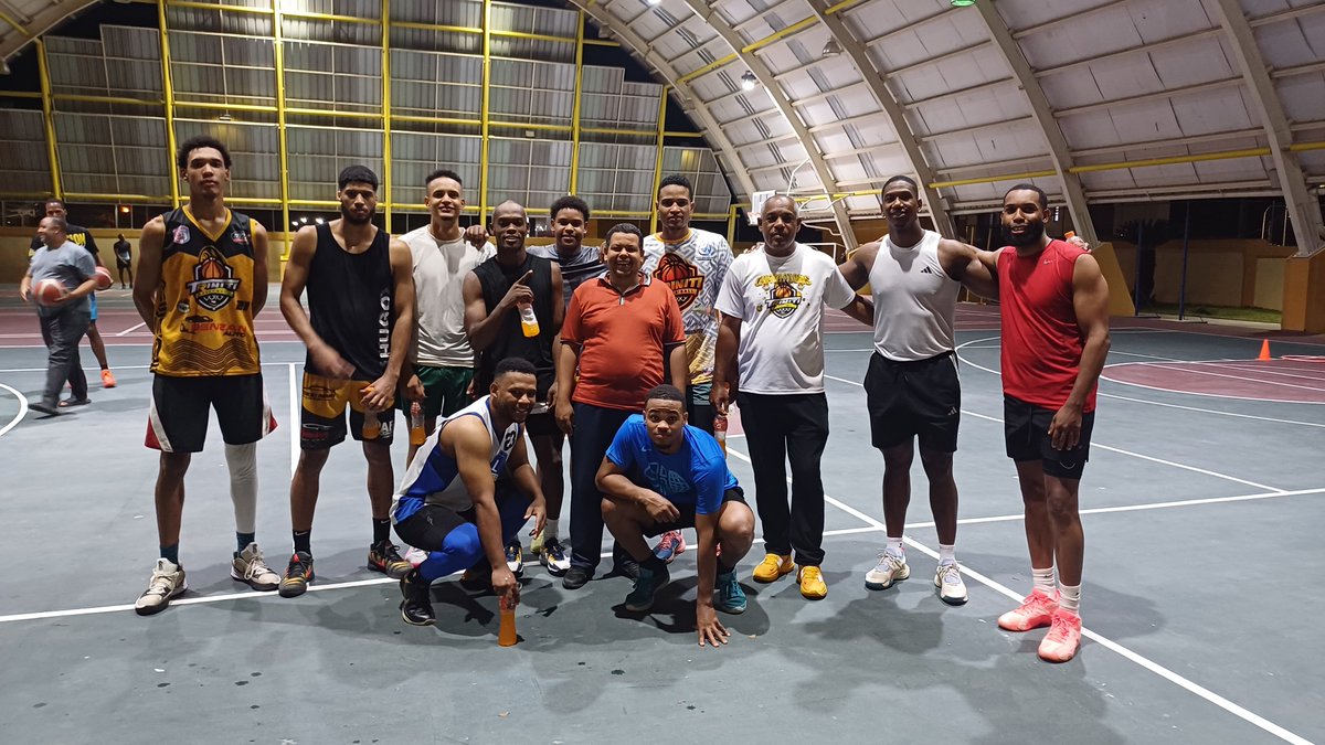 EdRodriguezInf's tweet photo. ¡Es un honor ser parte del viaje hacia el Torneo de Baloncesto Superior 2026 TBS San Juan con el equipo Triniti! 🏀💪 Siguiendo apoyando a nuestros jóvenes en su camino hacia el éxito. ¡Vamos por más! 🙌✨ #Entrenamiento #Baloncesto #DeporteJuvenil #ClubTriniti https://t.co/Jm93Y47N8R