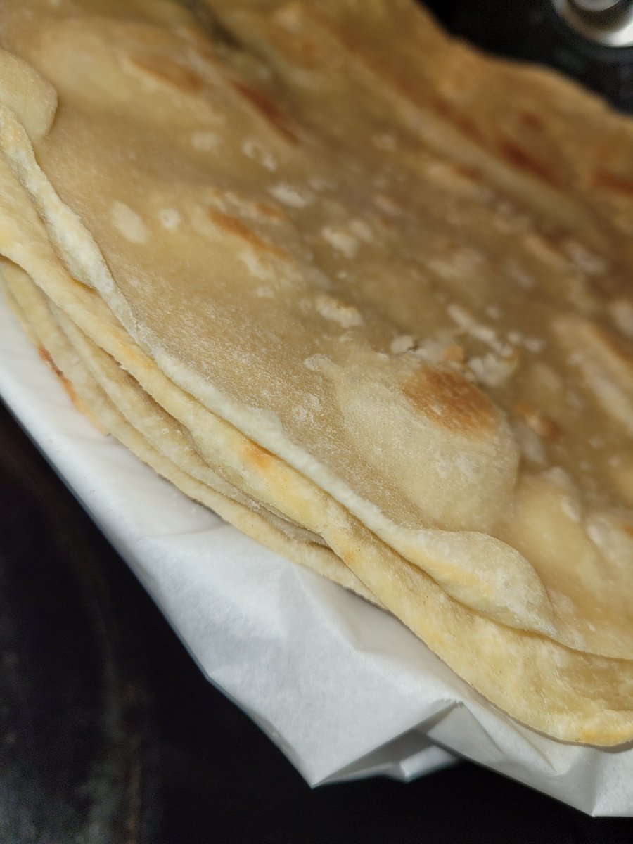 cellswordrin's tweet photo. The Chapati is done! 🎵 #Foodie #Foodies #Cooking #indiancuisine #GoodEvening #goodnight #GoodVibes #allday #anyday #yeschef #cook 💕 #HaveABrightDay ꉂ🌻 https://t.co/6zoHhN2KKG