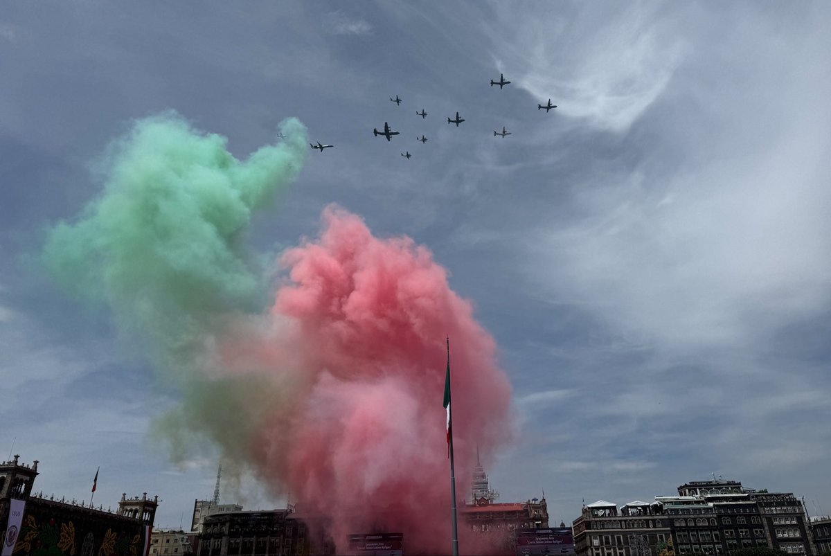 JesusRCuevas's tweet photo. Un honor acompañar a nuestra Presidenta Claudia Sheinbaum en el Desfile Cívico Militar por el 216 Aniversario del inicio de la Independencia de México. ¡Viva México! 🇲🇽 https://t.co/EgWmzUXHQg