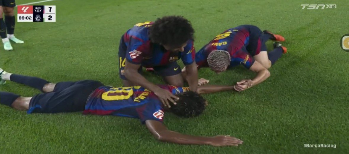 it_Rutie's tweet photo. Lamine Yamal missed a penalty and had a goal ruled out for offside.

Karim Adeyemi still made sure his name got on the scoresheet.

What a performance from these two. 😭🔥 https://t.co/HTM8DuvR67