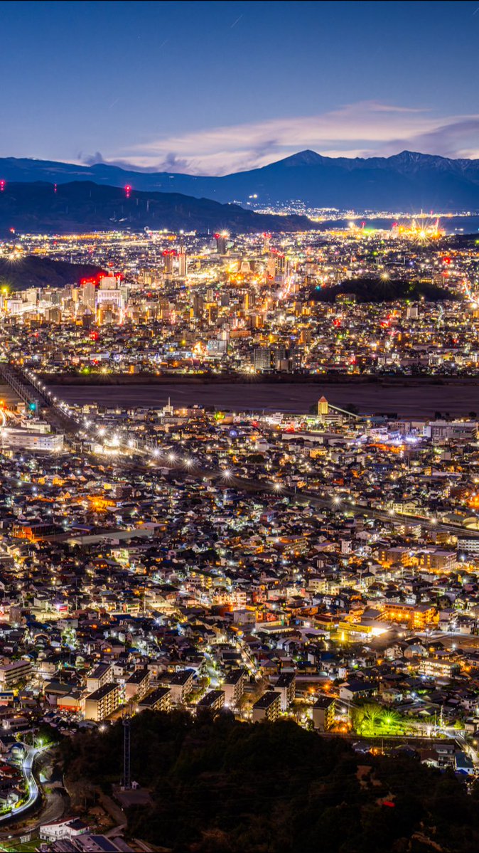 RIKIphotograph's tweet photo. 静岡の夜景富士🗻🌃
ここからの夜景は本当に綺麗だ😌 https://t.co/yghymIuXWM
