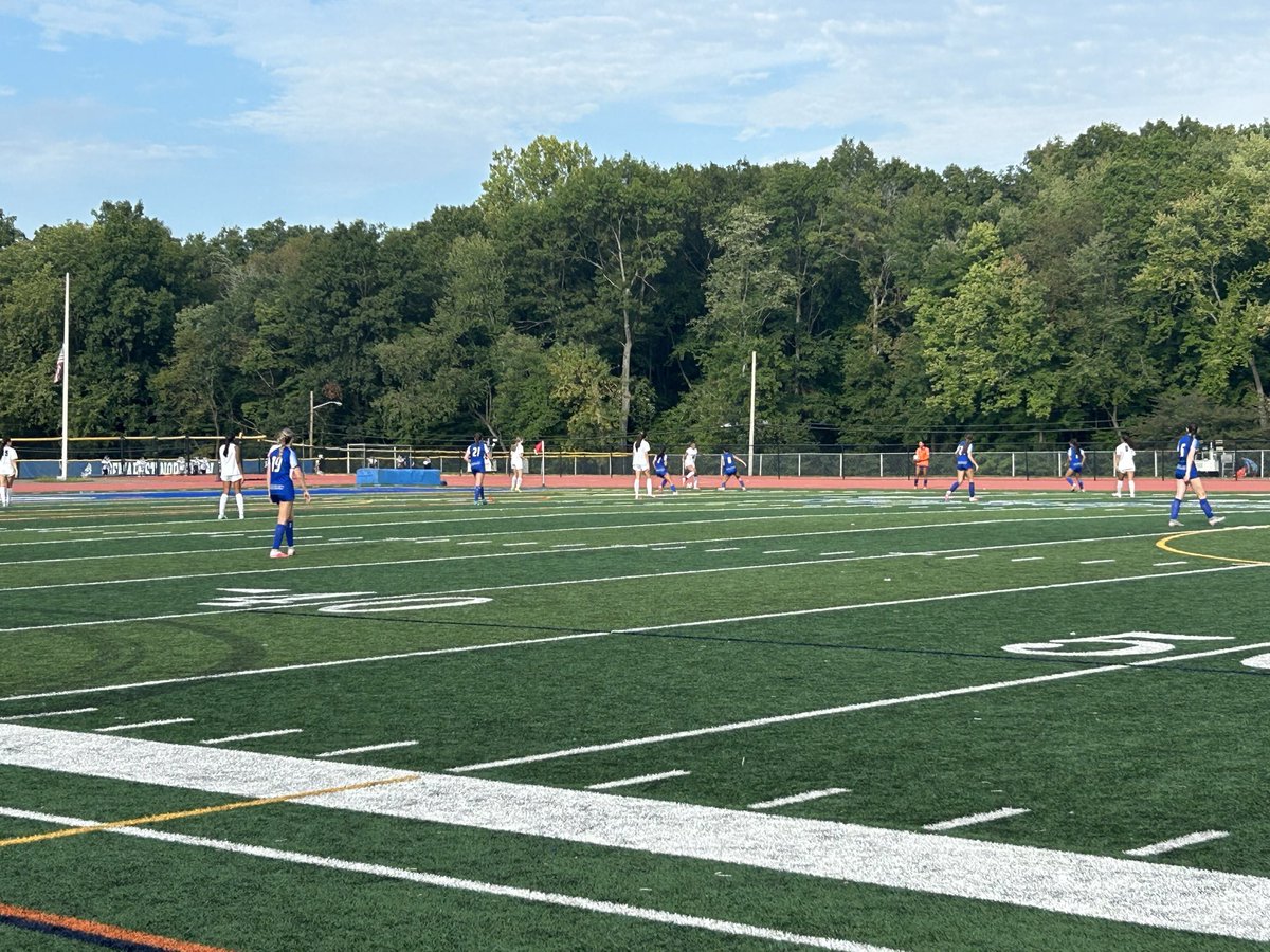 DemarestNv's tweet photo. NV/Demarest Girls Soccer defeats  Paramus 2-0. The team improves to 2–3 on the season. @NJScom @VarsityAces @seanfarrell92 @BigNorthConBNC @NVRHS_NJ https://t.co/NBua5NB1Nn