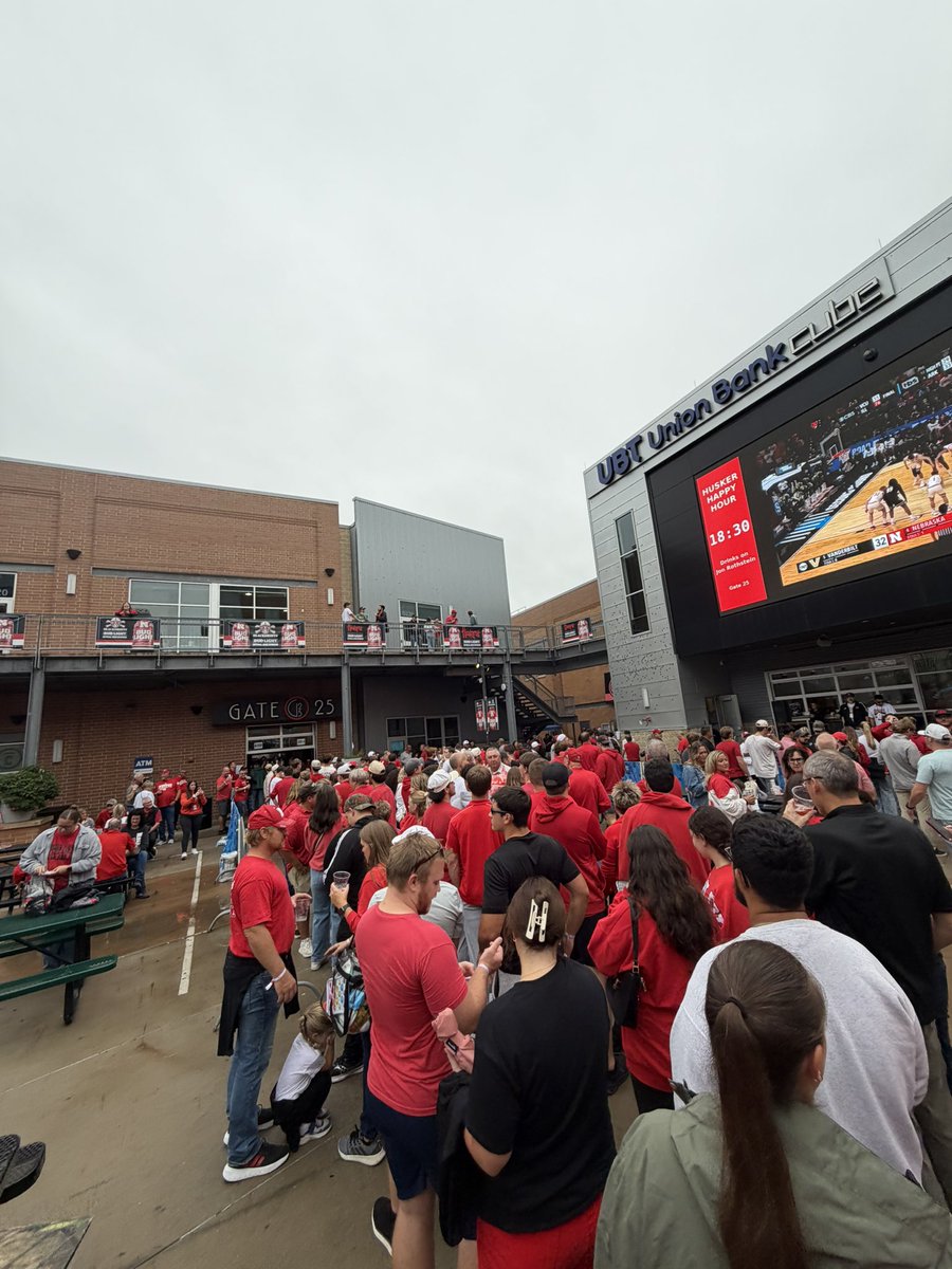 KadynBettsClub's tweet photo. Thank you @HuskerMBB https://t.co/6TK3HjR6eO