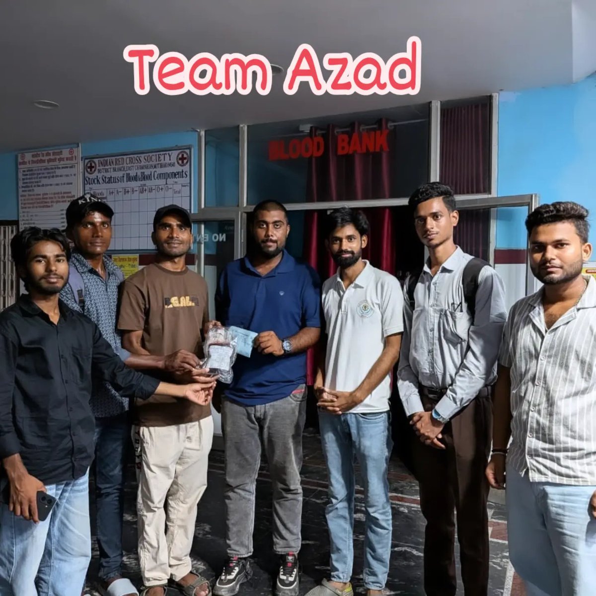 AzadYouthOrg9's tweet photo. रक्तदान केवल एक दान नहीं, किसी के जीवन में आशा का संचार है। 🩸

Team Azad के सदस्यों ने मानवता के प्रति अपना दायित्व निभाया।

#AzadYouthOrganization
#BloodDonation #TeamAzad #Motihari #Student #Youth https://t.co/EyghXazdL1