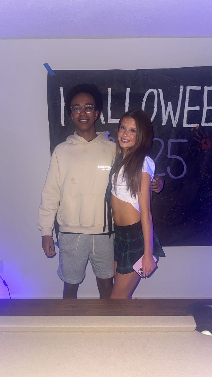 JohnCleavage's tweet photo. Someone pls save Carter Fence’s Gf from Henok’s BBC, not sure if her or the OW football team can handle his monster cock Friday night. #incest #fag https://t.co/lxv7IPACxL