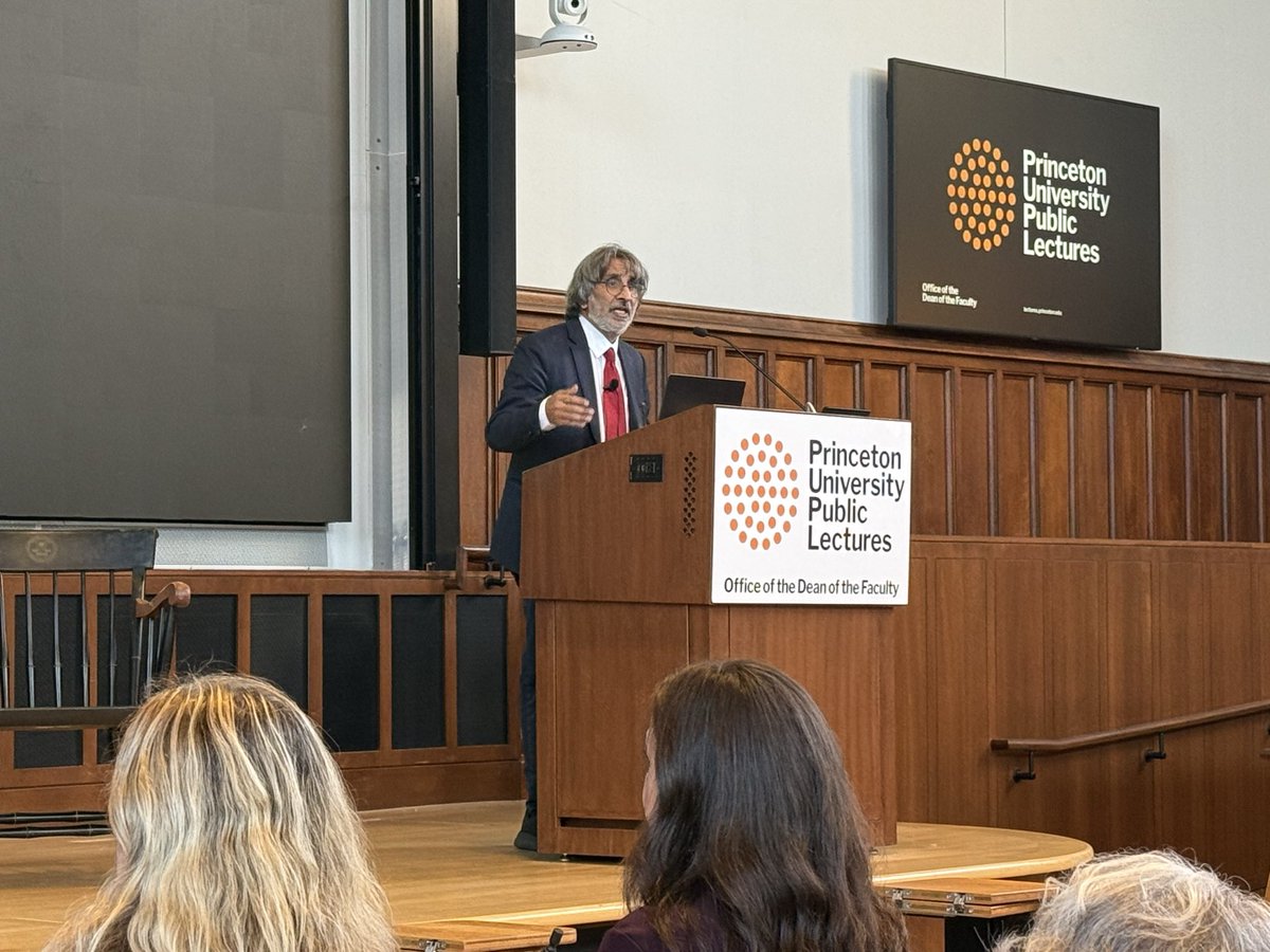 roznaiy's tweet photo. A terrific lecture by Prof. Akhil Reed Amar, @Princeton for Constitution Day! https://t.co/Aql65Fan5G