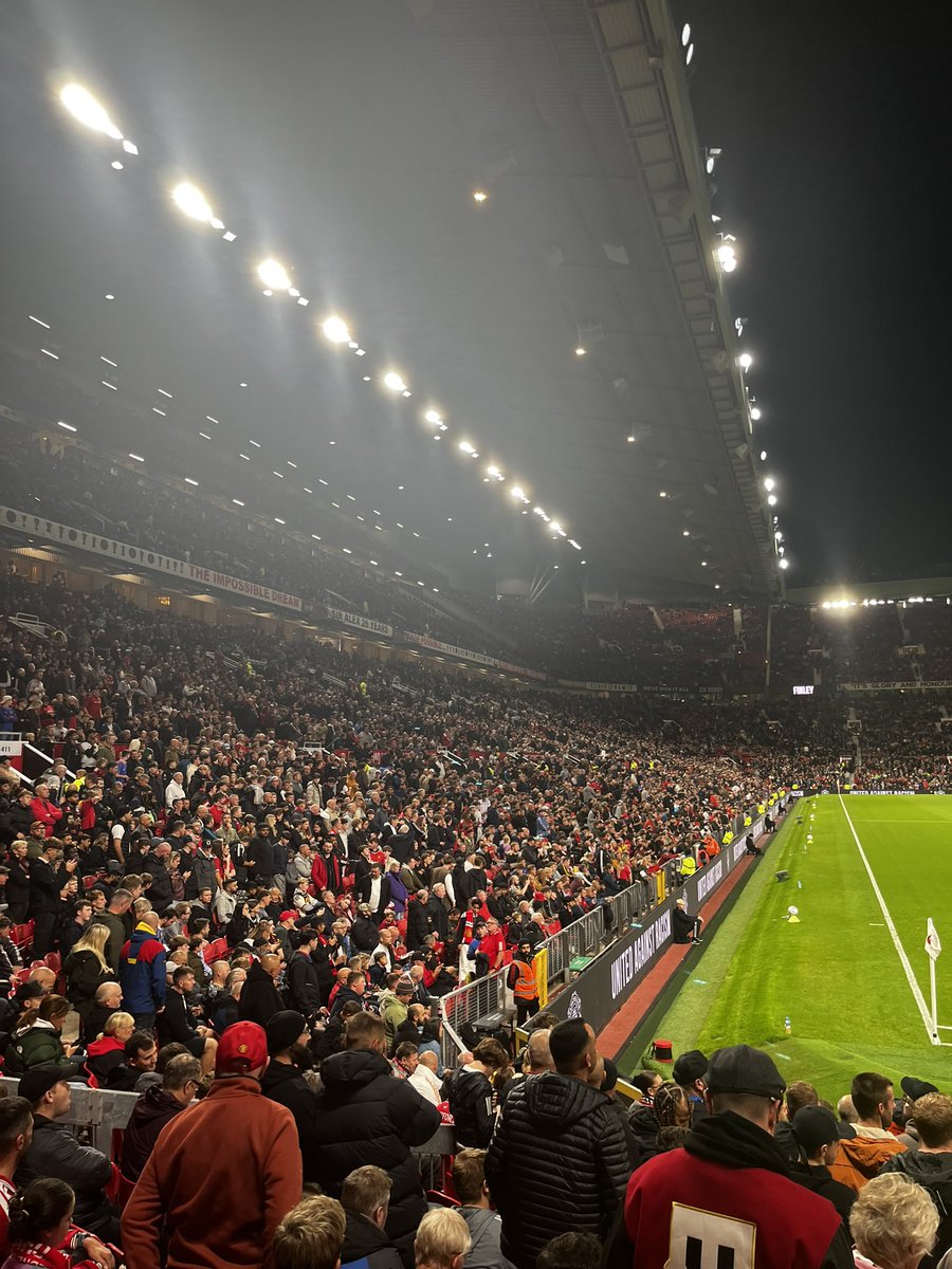 user25050820501's tweet photo. Stretford end just to watch a bunch of ******* 🕊️ https://t.co/mM7EOqwkLL