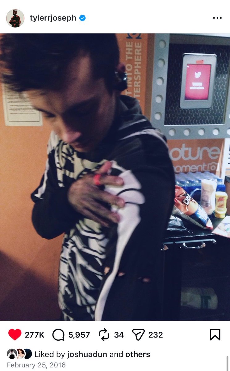 blurryfacefiles's tweet photo. 🗣️🗣️ https://t.co/Scx26hay66
