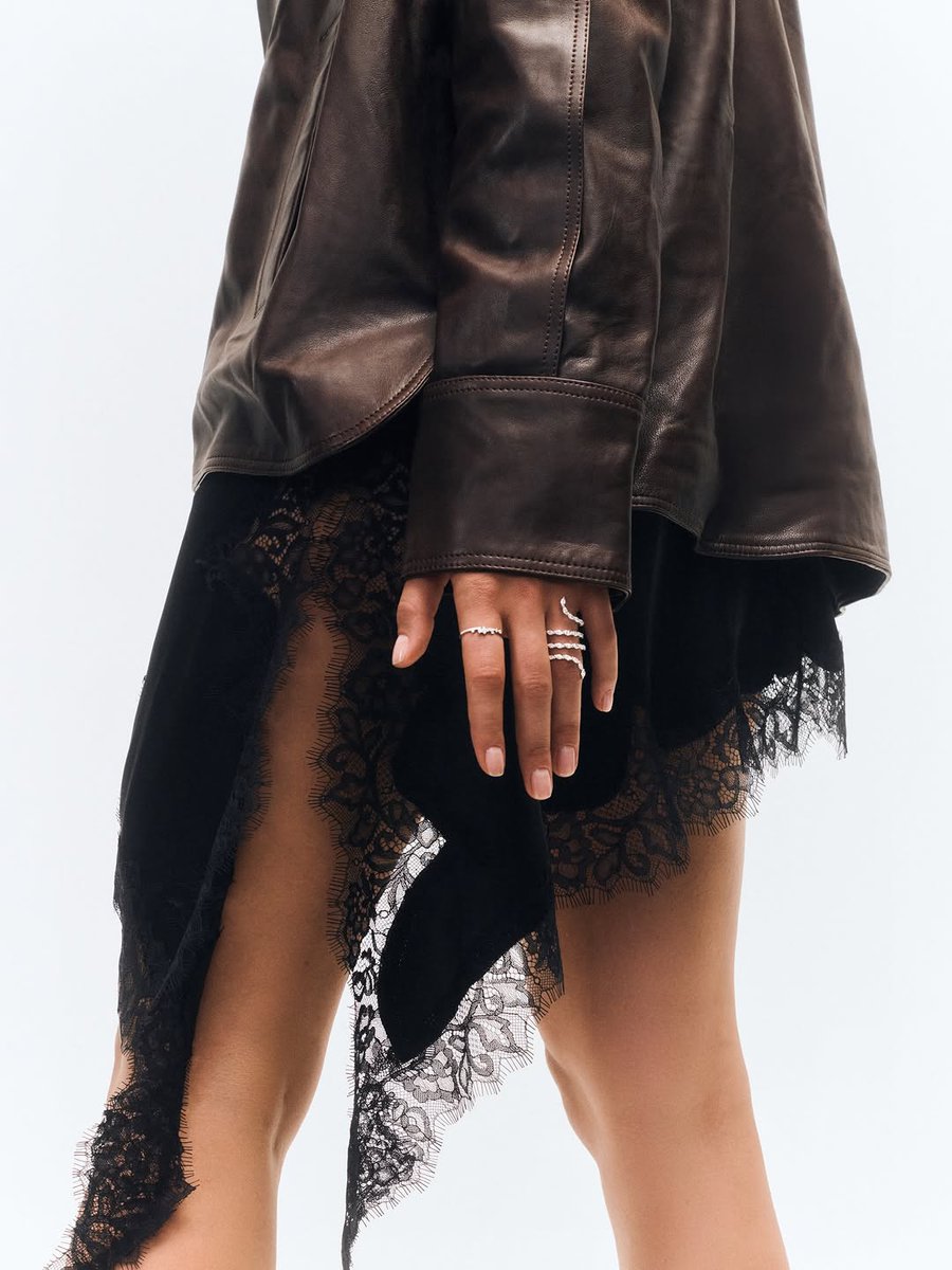 CocoRosie33's tweet photo. The big ring. The bigger statement. https://t.co/wdnXJaT4NR