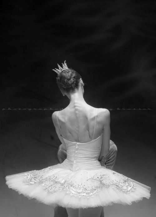 plsdrunktextme's tweet photo. ballet thinspo is the best https://t.co/M7vO48jIqd