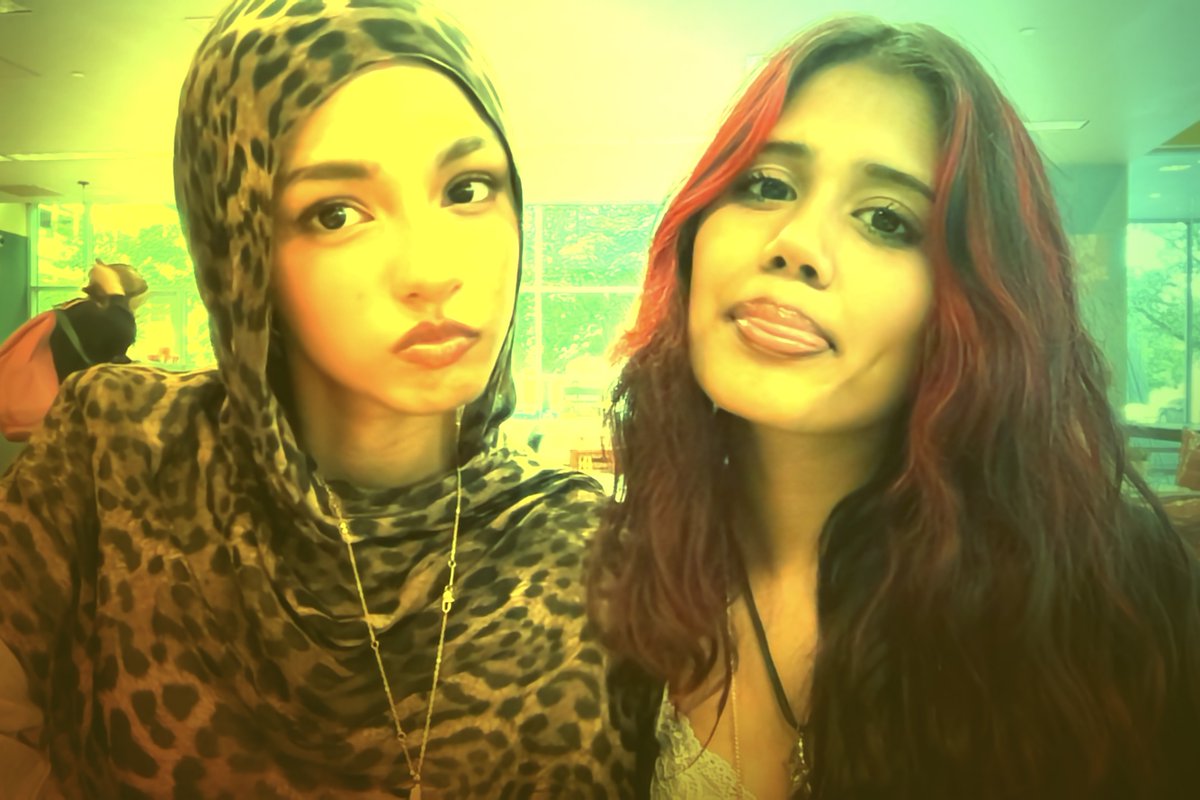 supaberryskc's tweet photo. bestest friend eva @xility_11 https://t.co/wHaJ2st5IE