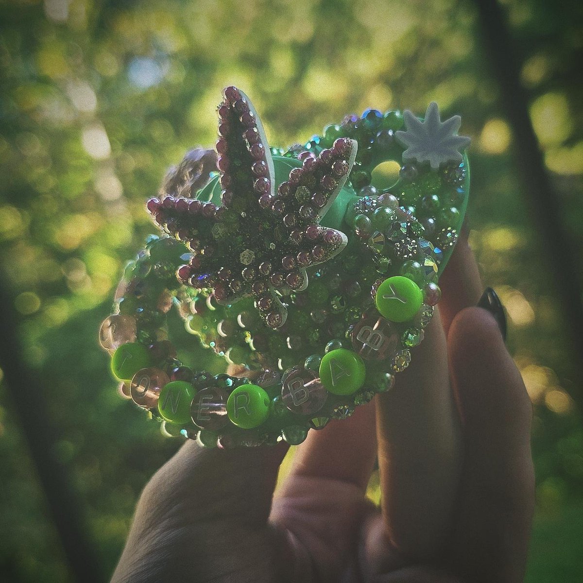 AwkwardxArtist's tweet photo. ✨️NFS✨️: Custom order!
Pastel stoner baby vibes!!! 💞
#pacifier #adultpacifier #custompaci #pacifiershop #shopsmall https://t.co/rKPC3CYOzM