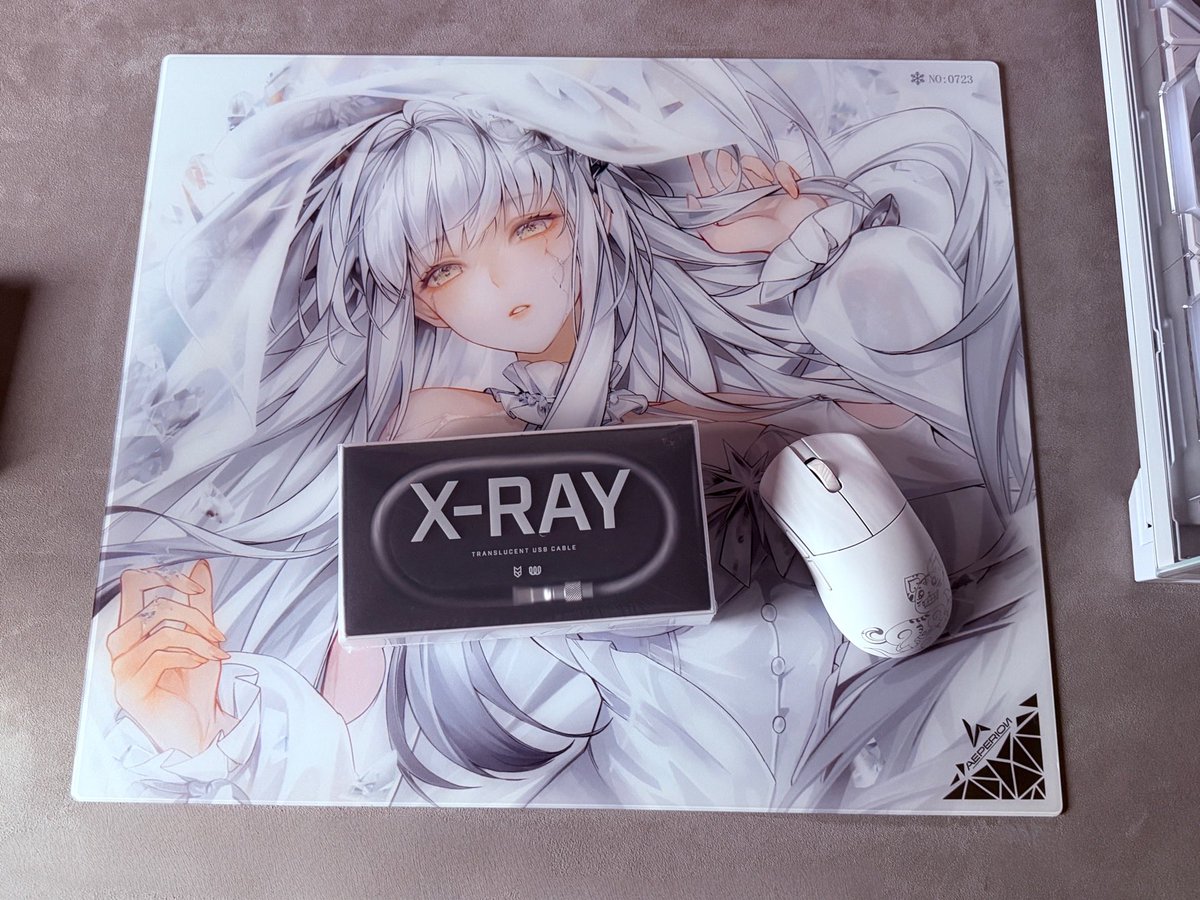 simplyrinx's tweet photo. new cable for my custom wooting is home  ꉂ(˵˃ ᗜ ˂˵) https://t.co/tbgFoluBBM