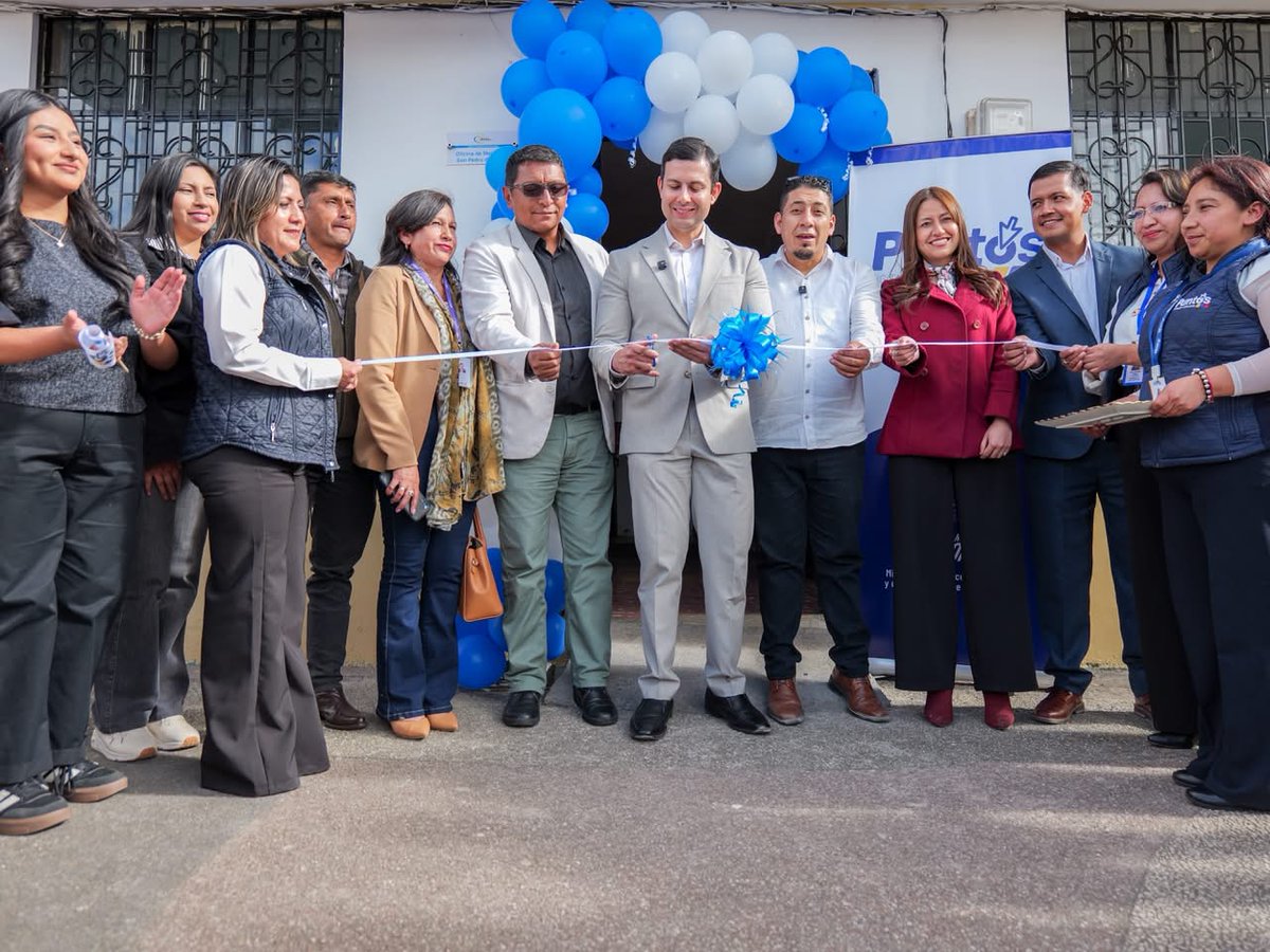 MIT_Ecuador's tweet photo. ¡Avanzamos hacia un futuro más conectado! 🛜🇪🇨

El viceministro de Tecnologías de la Información y Comunicación, Ricardo Gutiérrez, inauguró un nuevo Punto Digital Gratuito, un espacio que acerca la tecnología, la conectividad y nuevas oportunidades a más de 6 mil habitantes de San Pedro de Huaca, en Carchi. 💻🌐

🖥️ Espacio equipado con computadoras.
⚡ Conectividad de alta velocidad.
👩‍🏫Personal capacitado para brindar asistencia.

Aquí, la tecnología se convierte en una herramienta para aprender, capacitarse, realizar trámites, fortalecer emprendimientos y abrir nuevas oportunidades.