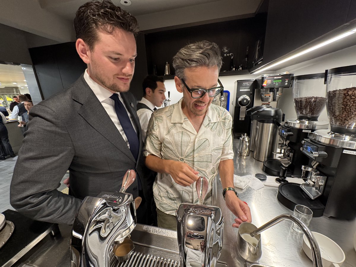 swhnorton's tweet photo. At Large Ep. 32: Daniel Humm - Total Work of Heart
🎙️https://t.co/kyRXENfPGU

My conversation with athlete-artist, and chef of Eleven Madison Park. 

Thanks to @WizLikeWizard for being being behind the scenes on this one, and leading us into the kitchen at the restaurant. https://t.co/RxOfLQjLXu