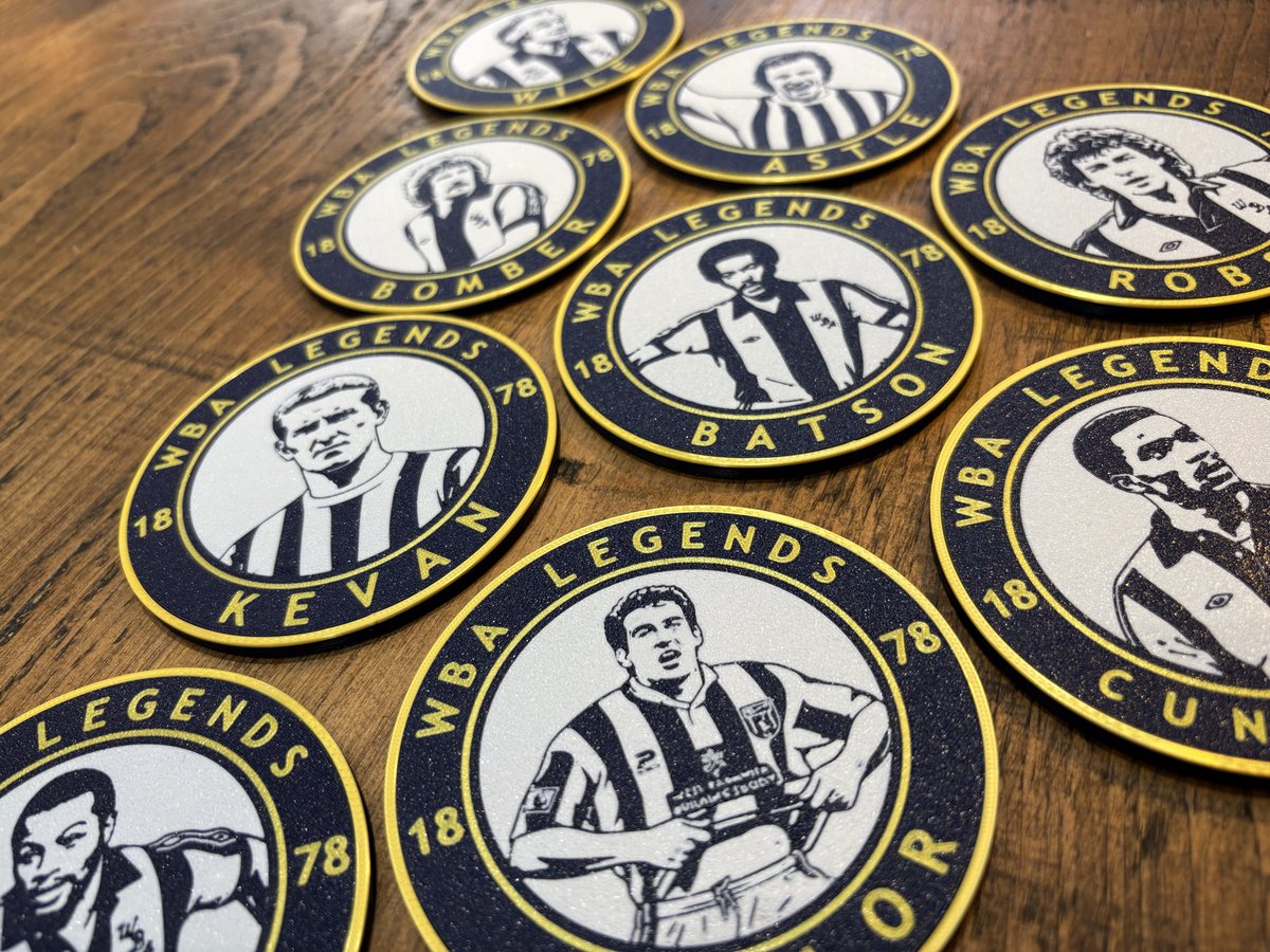 cdto3d's tweet photo. WBA 🔵⚪
Baggies fans - which 6 are you choosing?

Build your own West Brom Legends coaster collection from our range, complete with matching display holder.

Personalised options available
🇬🇧 UK made | 📦 FREE UK delivery | £22.99

https://t.co/77Yfi67t0R

#WBA #WBAFC #WestBrom https://t.co/IKQWZWjWcd
