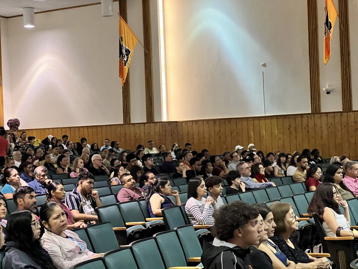 LJaime13's tweet photo. DHS Back to School Night. @PublicDover https://t.co/fHKJTpZMZY