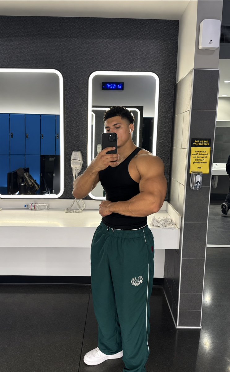 jmnz_liftz's tweet photo. Wyd if you see me at the gym ? 😮‍💨💪🏽 https://t.co/Dv78i10vdi