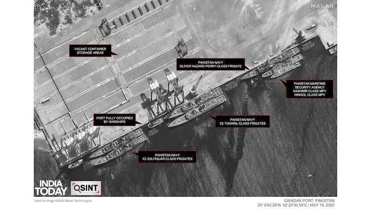 Pakistan_Hunter's tweet photo. @AlexMiller26229 Ga****d to tumhari phati thi during Op Sindoor jab tumhare ships dick se bahar nahi nikle ga**"d phattuo🤣🤣🤣 https://t.co/wqqJ4rZ9bn