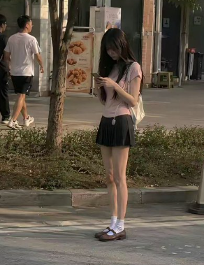 0xGky's tweet photo. 这种女生，得怎么追才能追到手？ https://t.co/HCWtP1Ryo9