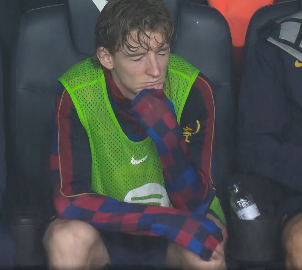 Acervogordon's tweet photo. deixar esse homem triste devia ser crime https://t.co/IuLv2v8rZS