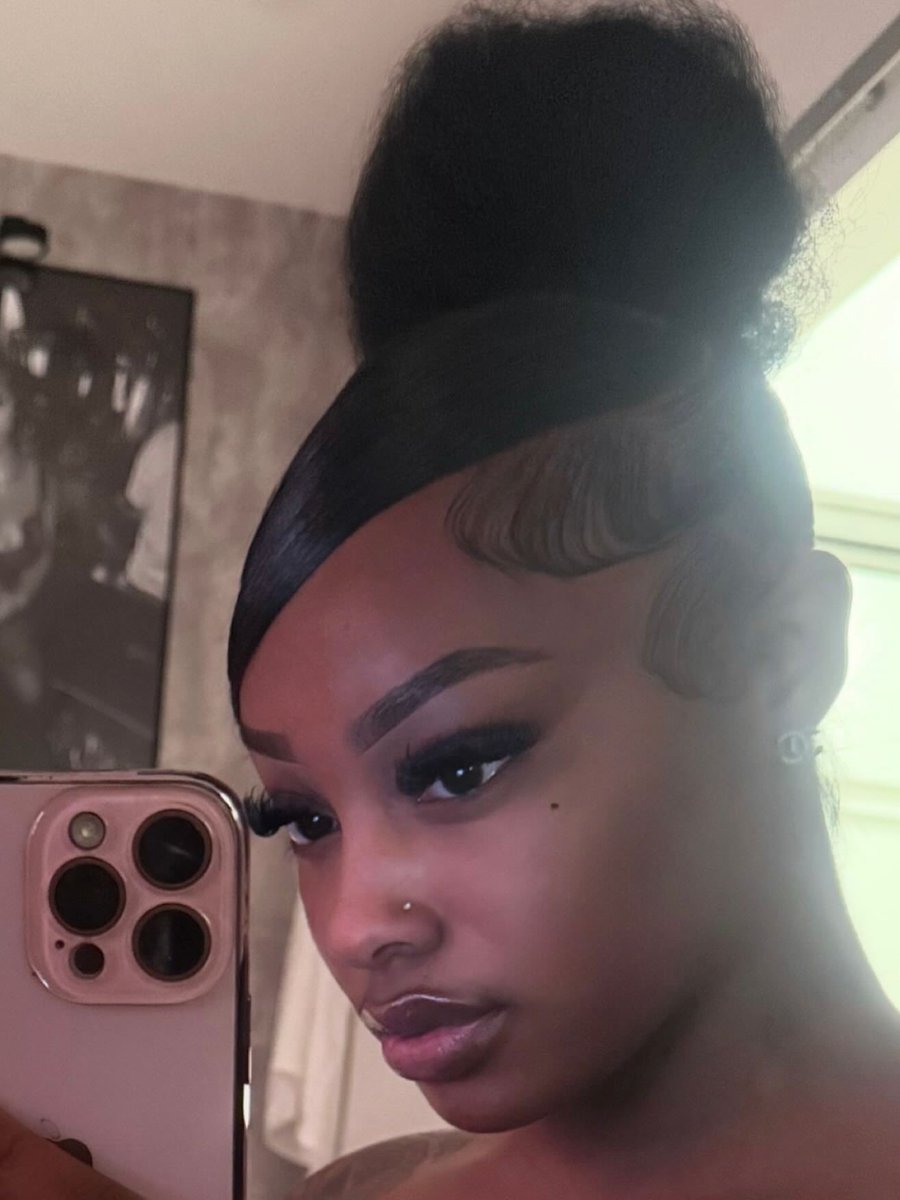realest_keisha's tweet photo. natural hair mami🤤 https://t.co/wqV3CrTFBM
