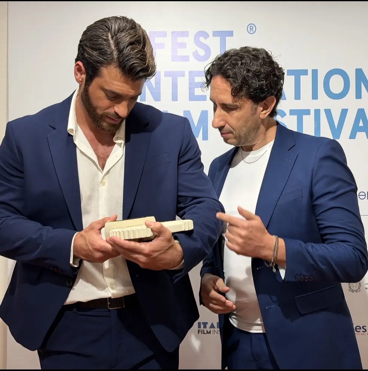 silbigg's tweet photo. i-Fest
International Film Festival 26
#CanYaman #iFEST26
Premio speciale i-Fest a
Can Yaman
Per la passione, la presenza scenica e il talento con cui emoziona il pubblico di tutto il mondo!
✨ 🏆 ✨ https://t.co/TvnmLpMwRW