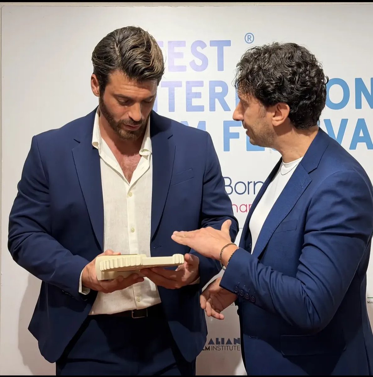 silbigg's tweet photo. i-Fest
International Film Festival 26
#CanYaman #iFEST26
Premio speciale i-Fest a
Can Yaman
Per la passione, la presenza scenica e il talento con cui emoziona il pubblico di tutto il mondo!
✨ 🏆 ✨ https://t.co/TvnmLpMwRW
