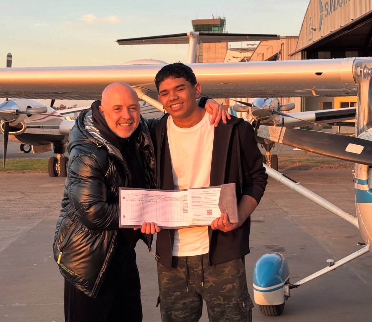 PtcRecargado's tweet photo. El hijo de José Maria Muscari se recibió de Piloto Privado 👨🏻‍✈️ ✈️ https://t.co/E332Vv6BEd