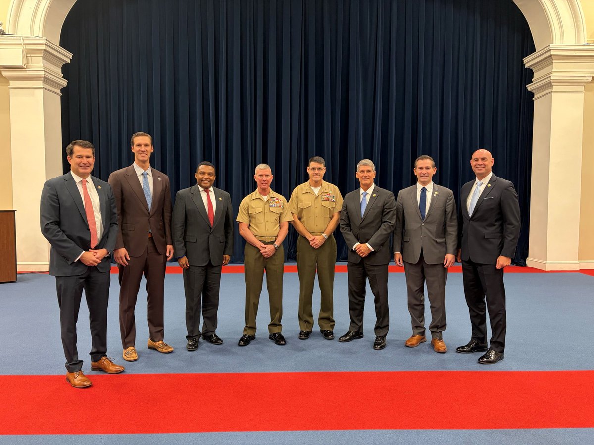 BipartisanVets's tweet photo. Thank you to @CMC_MarineCorps Gen. Eric M. Smith for meeting with members of the For Country Caucus. 

We’re grateful to Gen. Smith and to every @USMC Marine who serves each day to defend our nation and protect the freedoms and liberties we hold dear. https://t.co/Fz0dpkWrS9