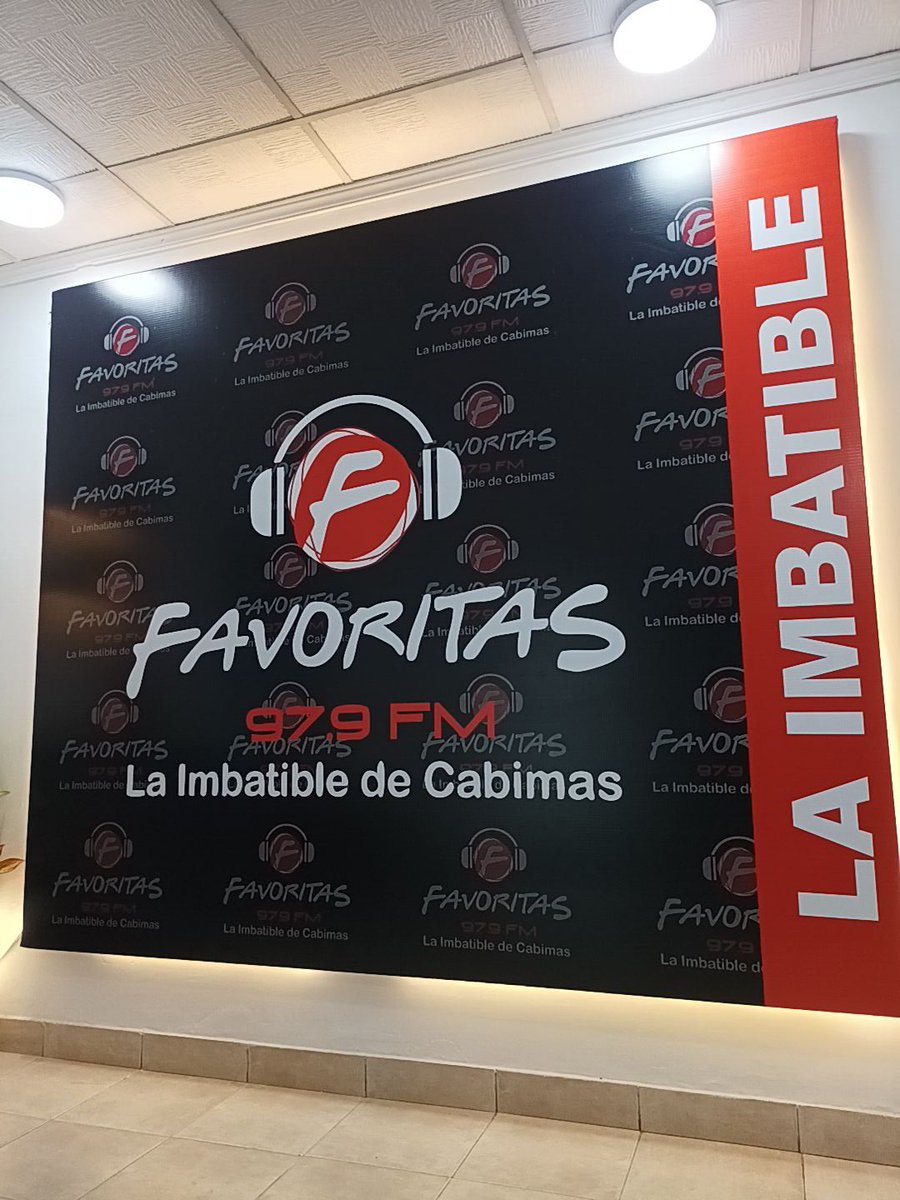 keerkyn's tweet photo. Hoy tuve la bendición de presentarme por primera vez en una estación de radio en Cabimas, la estación Favoritas 97.9FM, Quiero darle gracias al locutor Diego Armando González por permitirme presentar mi canción en su programa. 

#keerkyn #girlfriend #música #viral #maracaibo https://t.co/OYFCVMRR3s