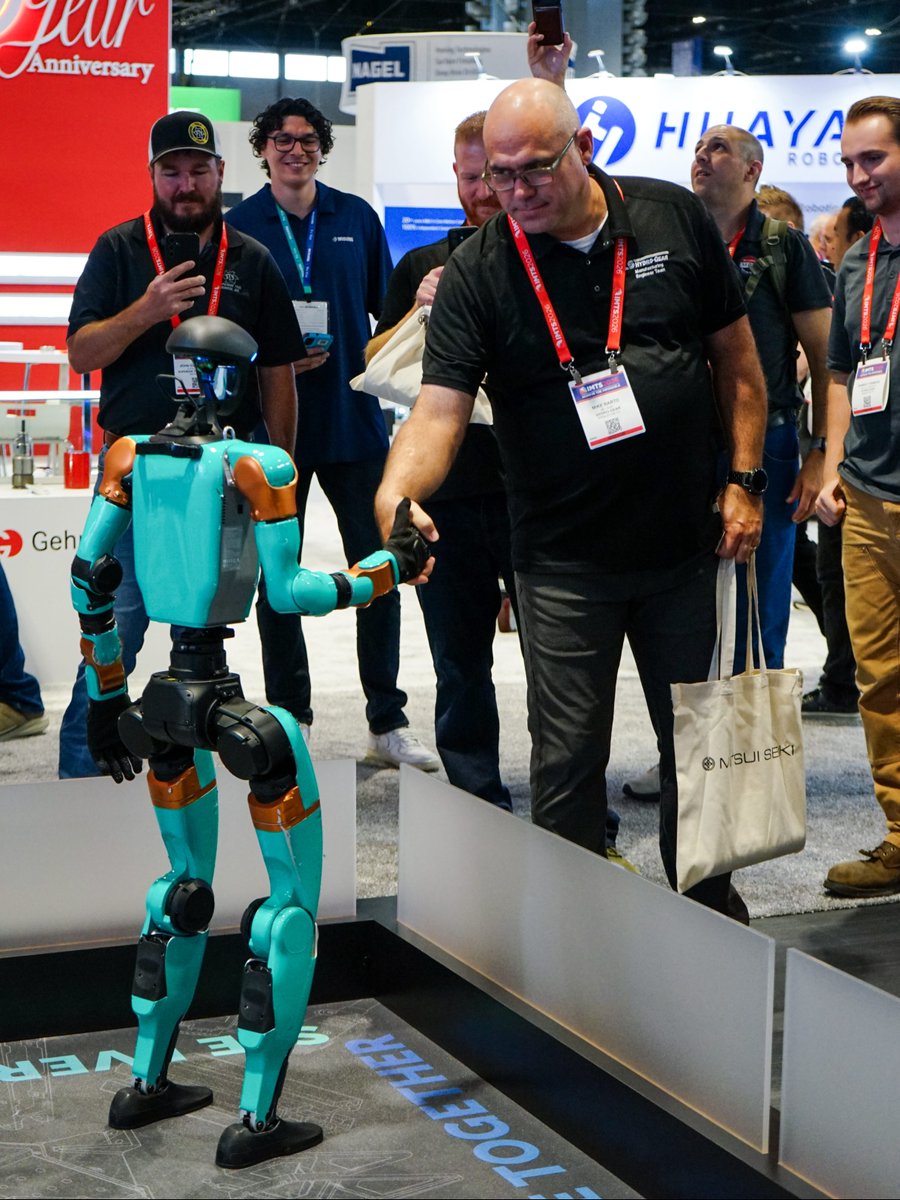 misumiamericas's tweet photo. @IMTSchicago is in full swing, and so is Axel. Come see his dance moves for yourself before the week wraps up. 🕺 

P.S. Join us for another happy hour at our booth tomorrow at 4pm. https://t.co/27wcvcHuUy