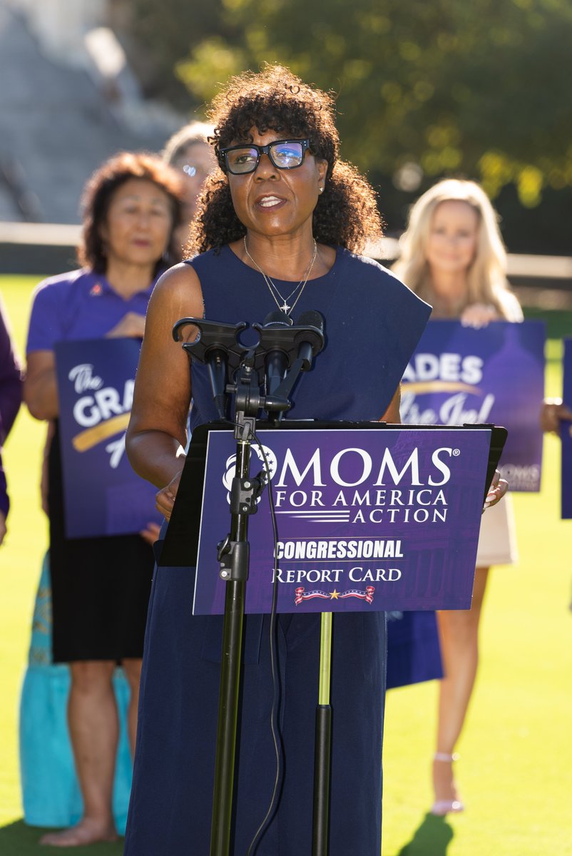 DebKmusic's tweet photo. Congressional Reports Cards are in @momsforamerica @MFAAction https://t.co/BijgrHicUe