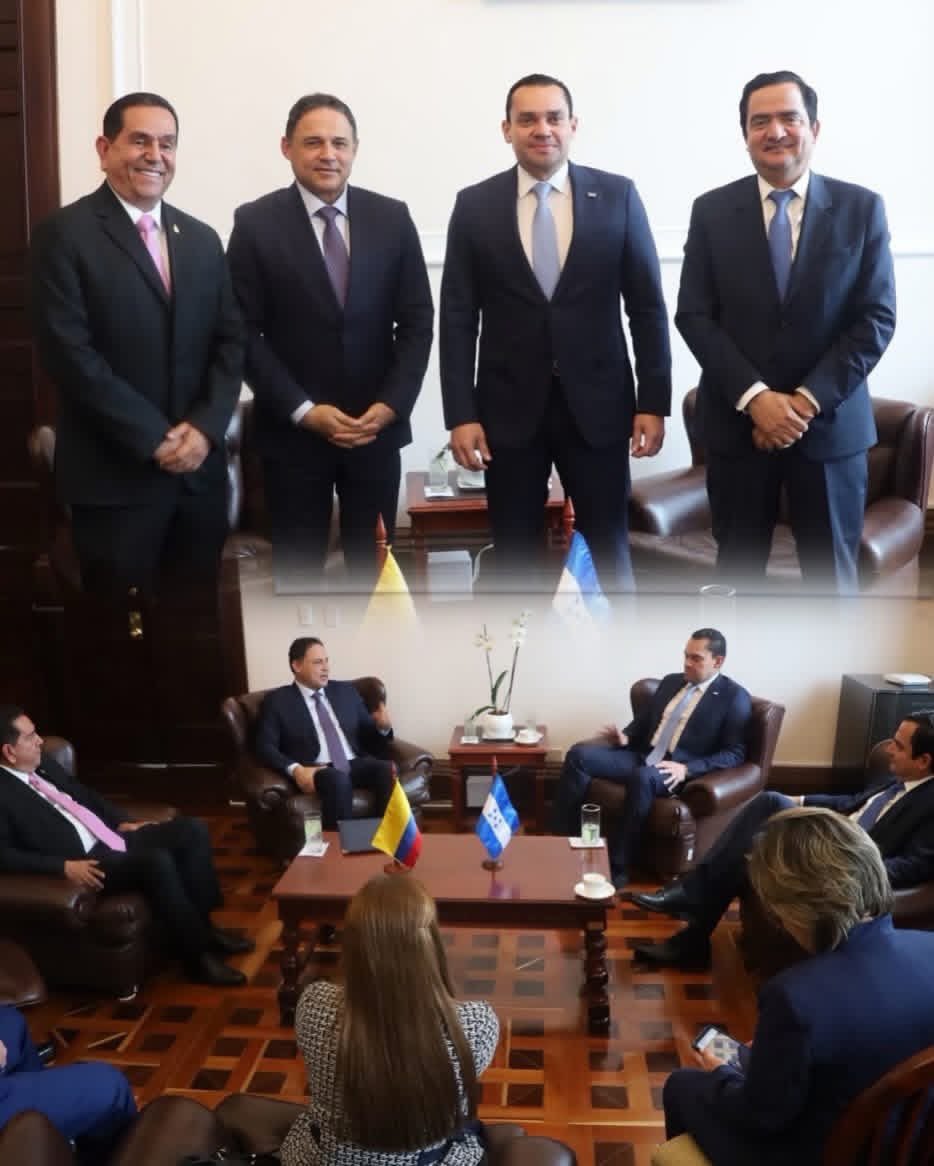 TommyZambranoM's tweet photo. Durante mi visita a Colombia, sostuve una importante reunión con @honohenriquez , Presidente del Senado de la República, para dialogar sobre seguridad, lucha contra la criminalidad organizada, cooperación en materia electoral y modernización de nuestros Congresos.

Me acompañaron en este encuentro los diputados @mario_perezSB y @TonoRivera185. 

Seguimos compartiendo experiencias y fortaleciendo la cooperación parlamentaria entre Honduras y Colombia. 🇭🇳🇨🇴