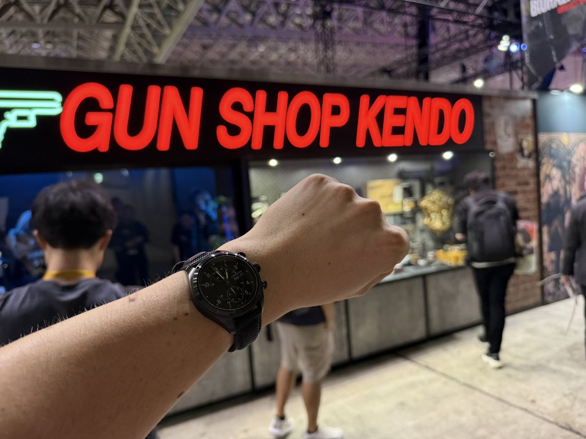 Sasha_cosplay's tweet photo. カプコンのバイオブース並んでるけどビジネスデーなのに入場規制なるってやばいな

#TGS2026 https://t.co/QMZxK1pB3i