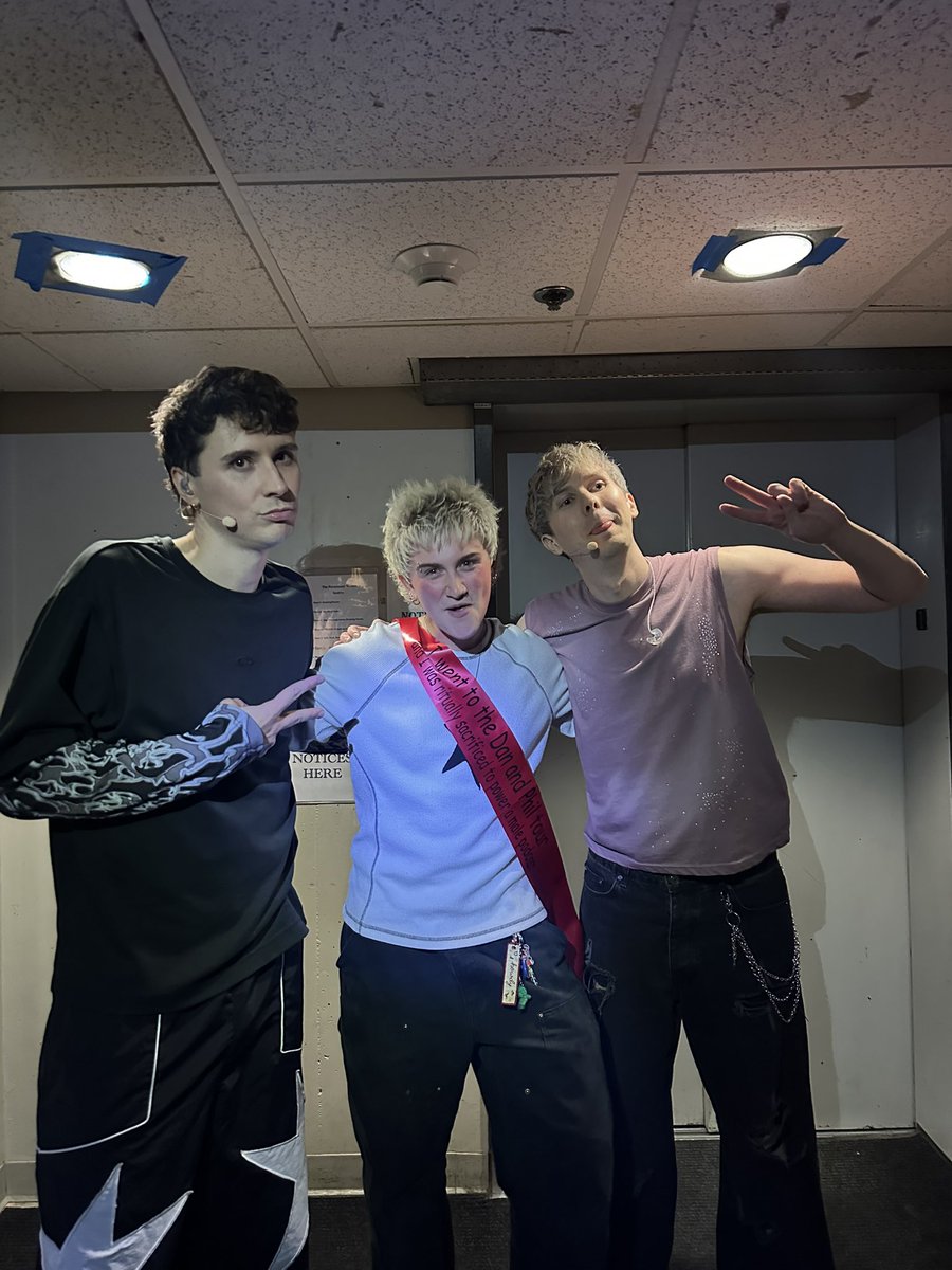 twunknationceo's tweet photo. do you ever just get sacrificed to power a male podcast #hltspoilers #hardlaunchtour https://t.co/UAe0VjtCi0