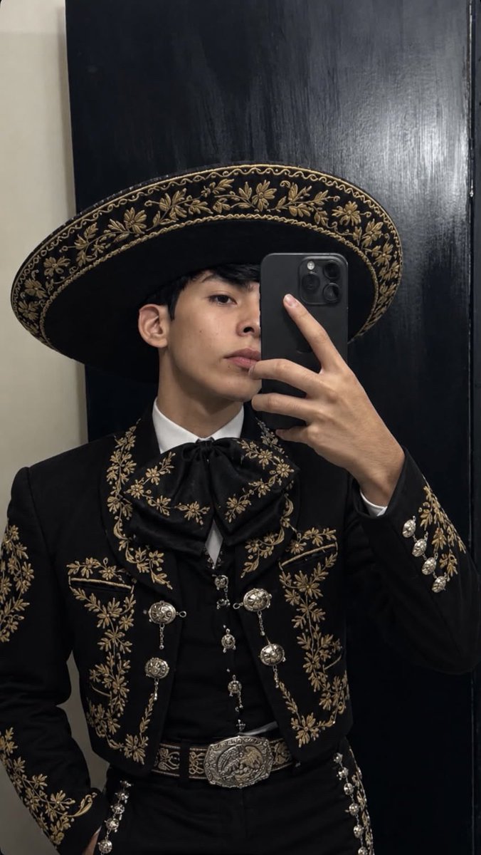 mmxd11lerf's tweet photo. Wow q guapoo🇲🇽😳🥰🫣 https://t.co/icuKduRcNB