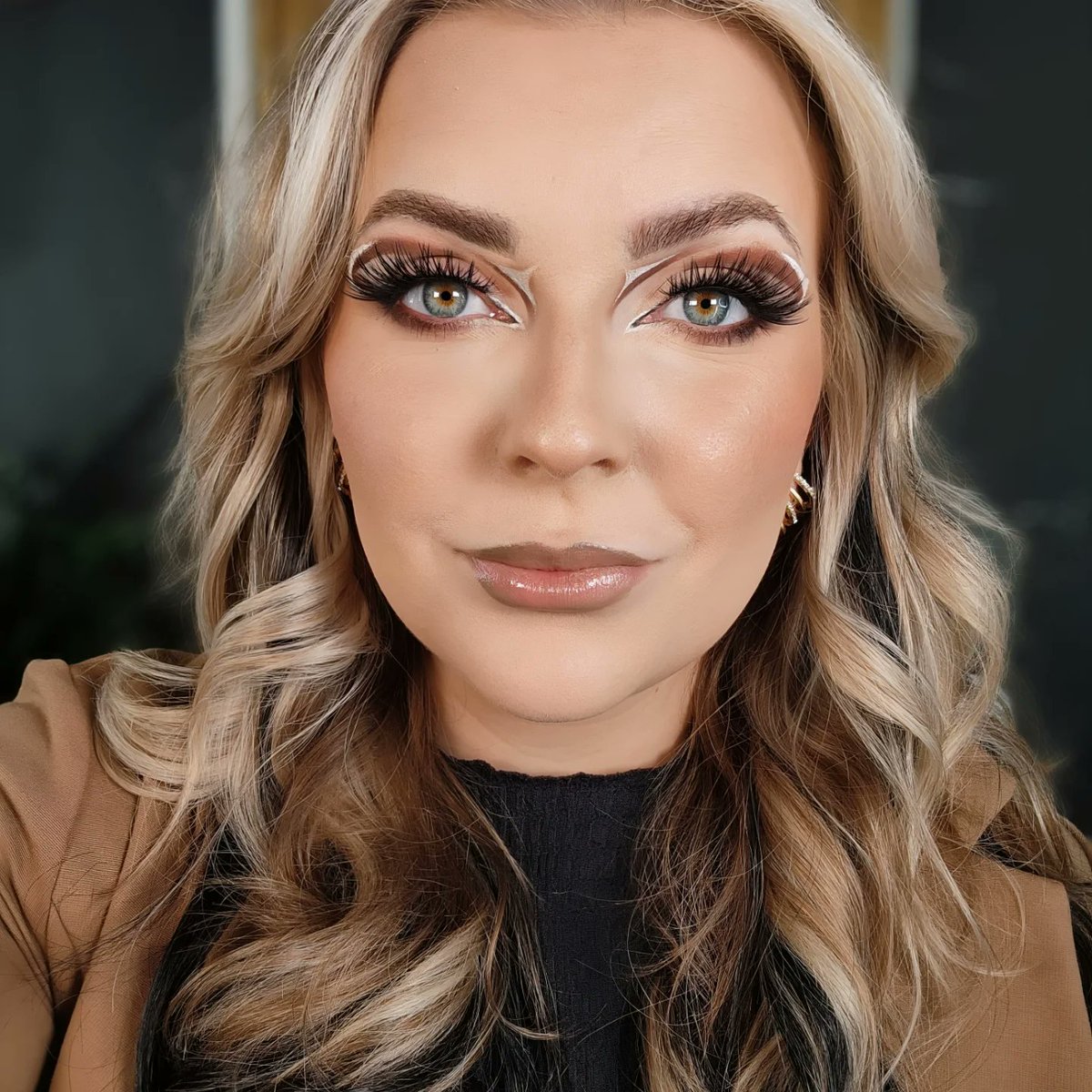 akkanali424's tweet photo. Try this makeup look out! Makeup tutorial on my page ✨️...            シ❤️💞❤️ シ https://t.co/PIjBxHeuix