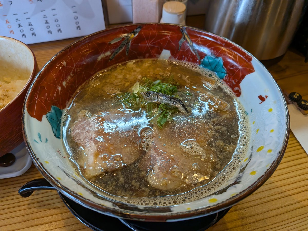 ssadk_c's tweet photo. 今日のお昼は名手の麺屋夢風

限定の背脂煮干醤油らぁめん　鶏節の玉子かけごはん

この煮干し凄美味！ https://t.co/VI2aLWvQem